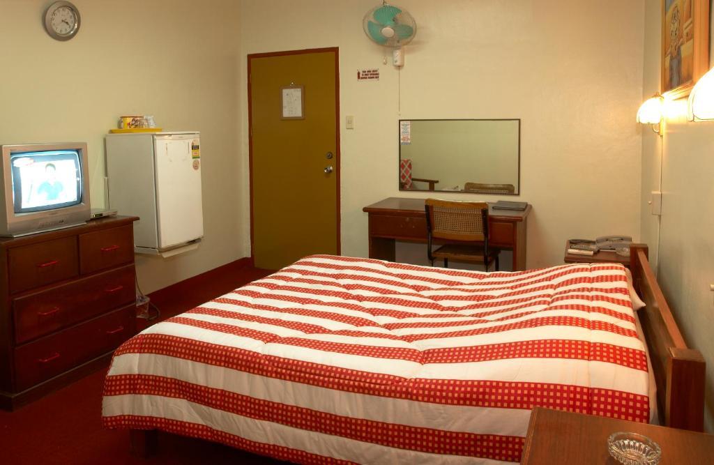 Phoenix Hotel Angeles Zimmer foto
