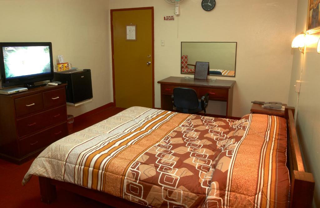 Phoenix Hotel Angeles Zimmer foto